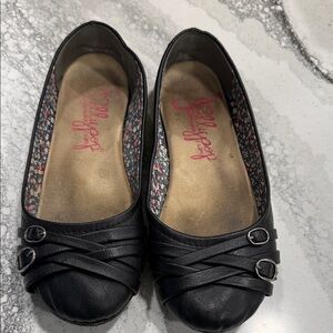 Jellypop Women's Black Buckle Flats